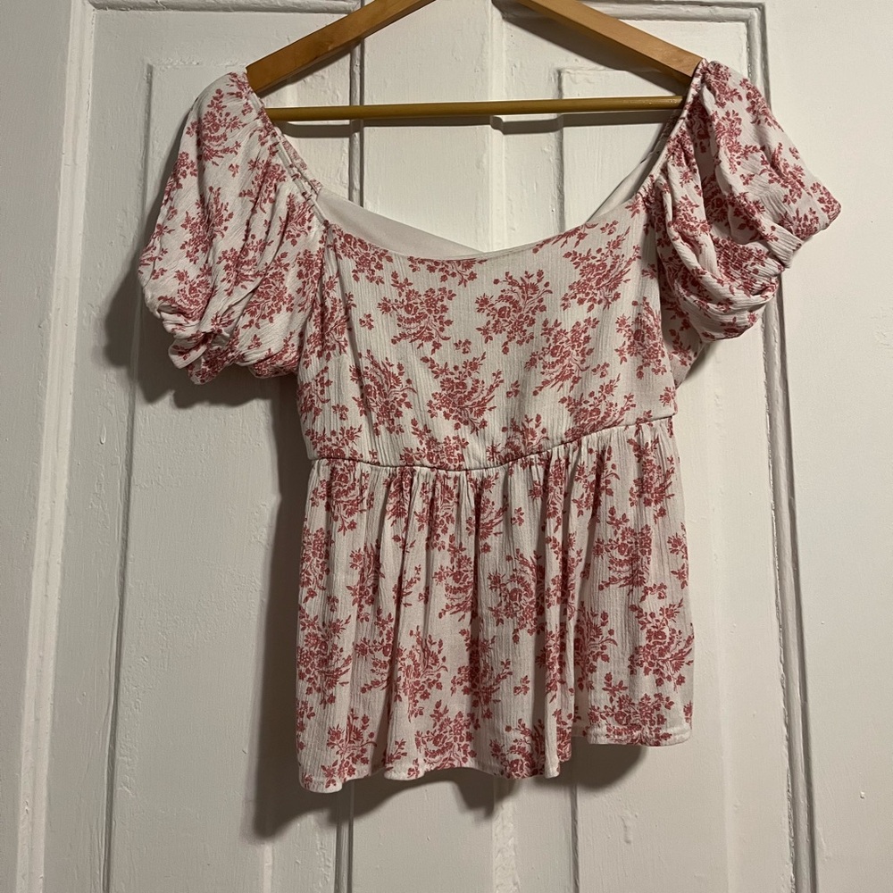 Mi Ami Women’s Baby Doll Top Open Back Size Medium Cropped Floral Design